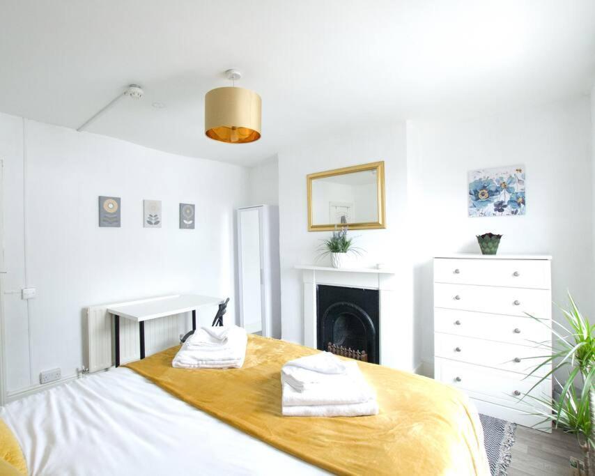 City Centre 4 Bedroom House Winchester Exterior foto